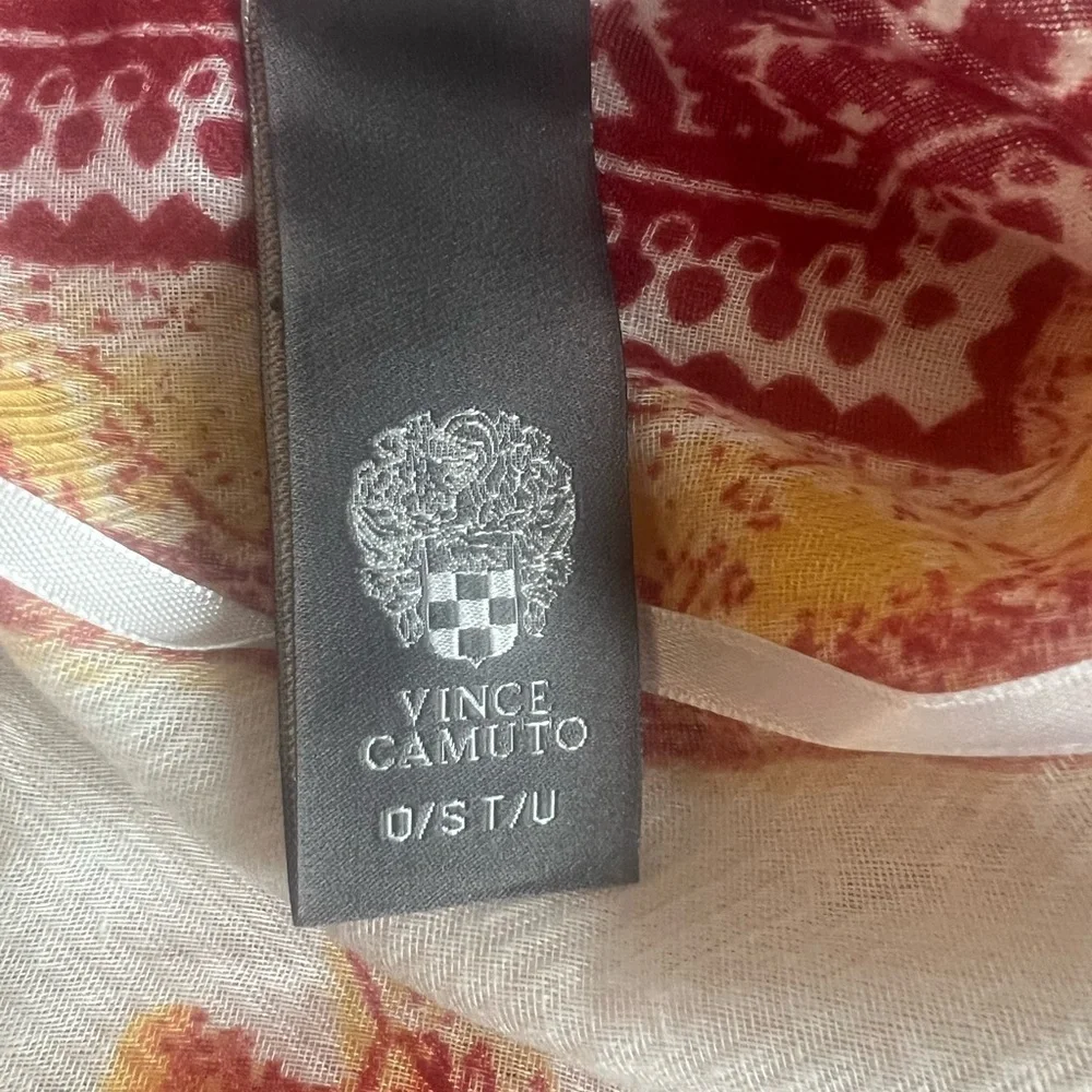 Vince Camuto ladies wrap one size NWOT. Cream yellow and red colors one size
